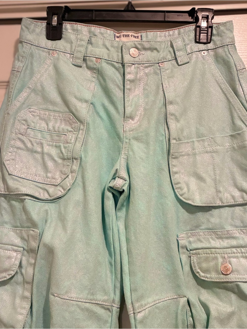 Like New We the Free "Lap of Luxury" Barrel Cargo Jeans in Metallica Aquamarine - Picture 9 of 14